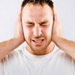 Головная боль и в шум в ушах: причины и что делать